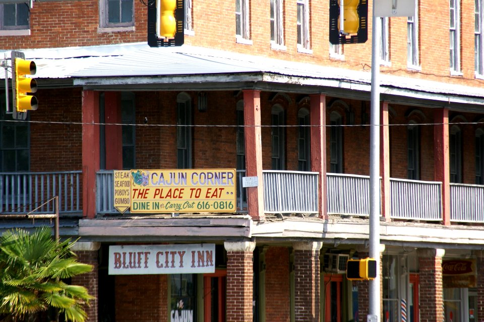 2011.05.21.080515_N_Eufaula_Ave._Eufaula_Alabama_USA