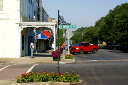 2011.05.21.075112_E_Broad_St._Eufaula_Alabama_USA