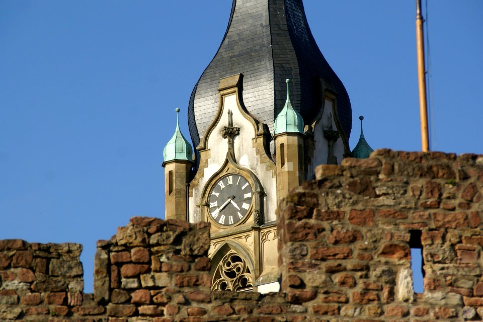 2011.09.25.163840_Tiefburg_Friedenskirche_Handschuhsheim_Heidelberg