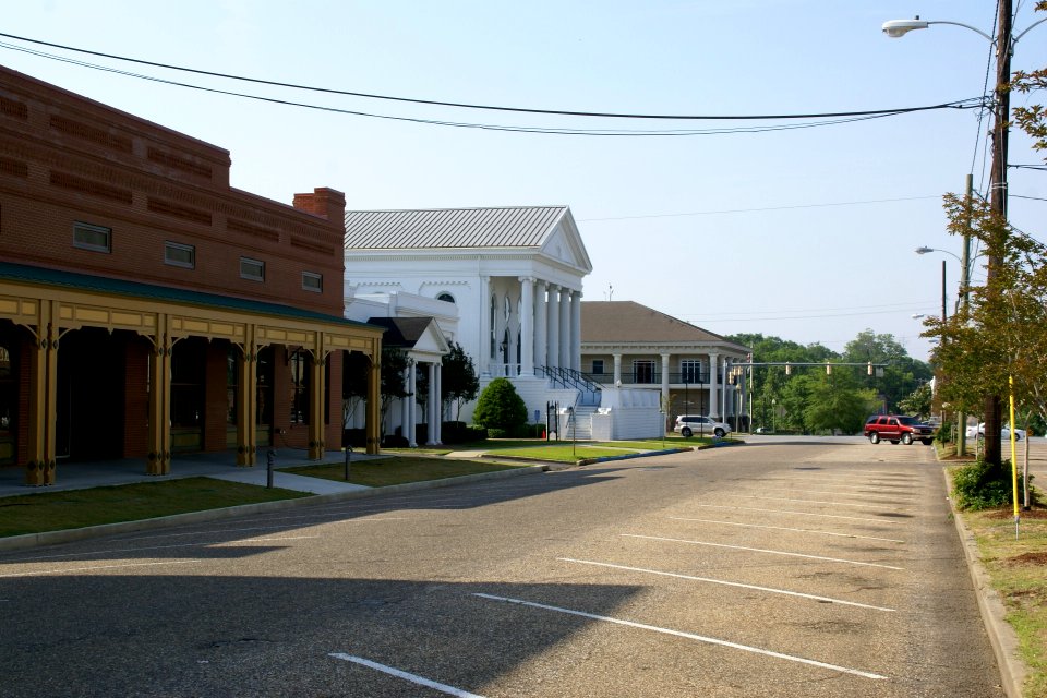 2011.05.21.075003_N_Randolph_Ave._Eufaula_Alabama_USA
