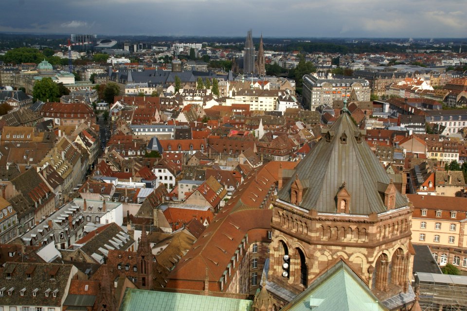 2011.09.17.155658_View_east_Cathedral_Strasbourg