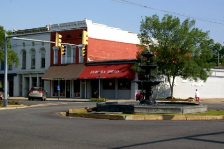 2011.05.21.075102_N_Randolph_Ave._Eufaula_Alabama_USA