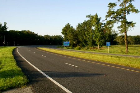 2011.07.30.075414_Florida-Georgia_state_line_Route_27