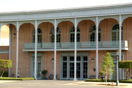 2011.05.21.075444_E_Broad_St._Eufaula_Alabama_USA