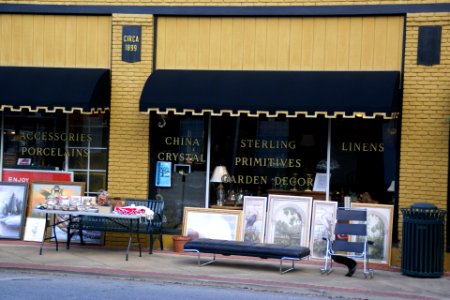 2011.02.18.165824_Antiques_Broad_St._Bainbridge_Georgia
