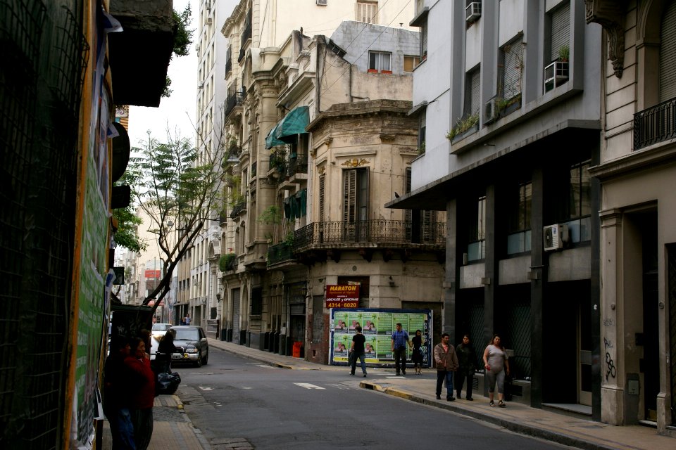 2011.10.16.173148_Calle_Perú_San_Telmo_Buenos_Aires