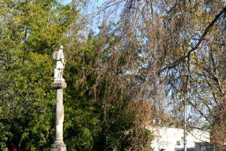 2011.03.12.090853_Statue_Main_Sqaure_Cuthbert_Georgia