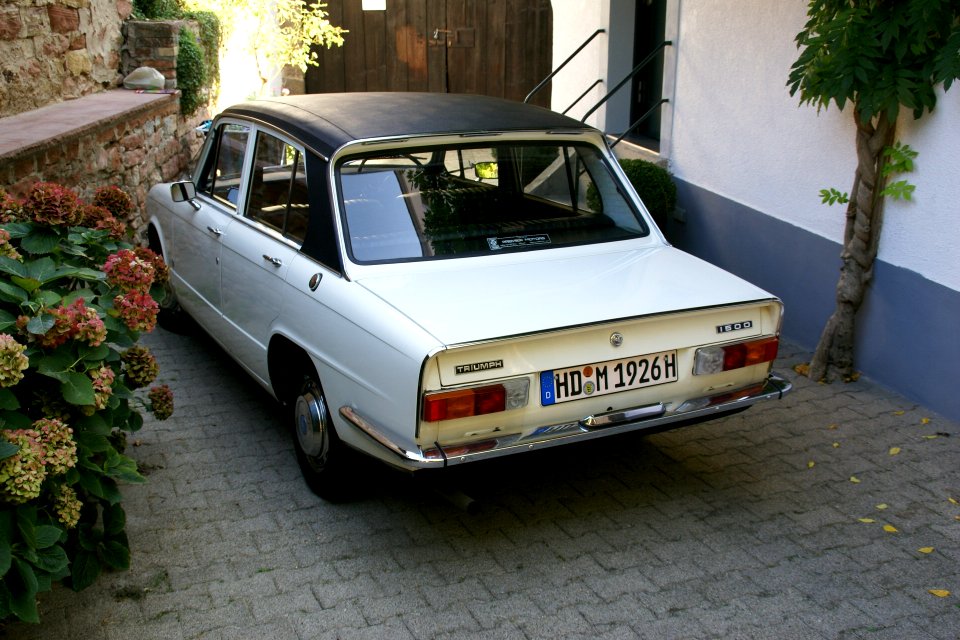 2011.09.25.162501_Triumph_1500_Handschuhsheim_Heidelberg