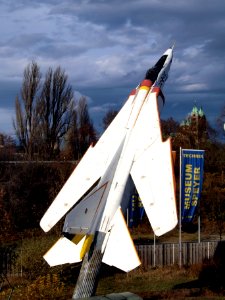20+39_(690)_Mig_23._painted_as_2202_(cn_0393211087)_pic1