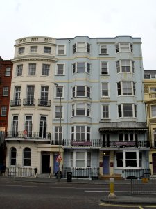 20,_21_and_22_Old_Steine,_Brighton_(NHLE_Codes_1380653–1380655)_(May_2010)