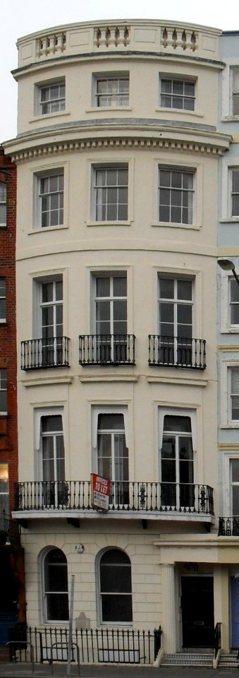 20_Old_Steine,_Brighton_(NHLE_Code_1380653)_(May_2010)