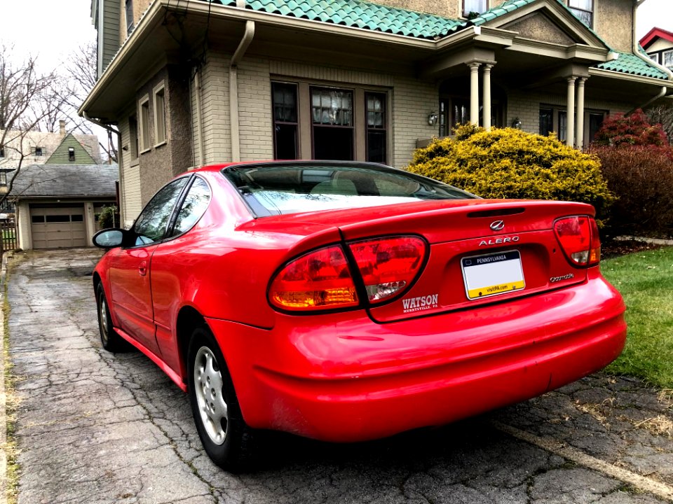 2000_Oldsmobile_Alero_(rear)