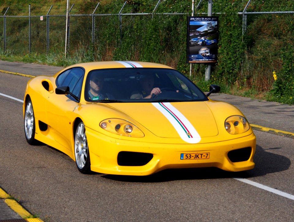 2004_Ferrari_Challenge,_licence_53-JKT-7_