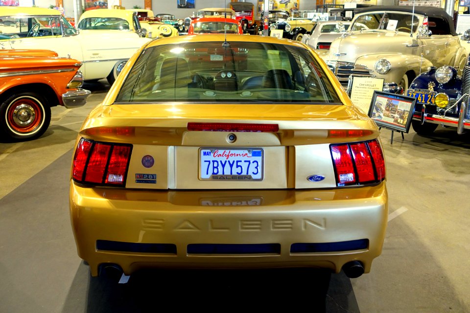 2000_Mustang_GT_Saleen_S281_-_Automobile_Driving_Museum_-_El_Segundo,_CA_-_DSC01580