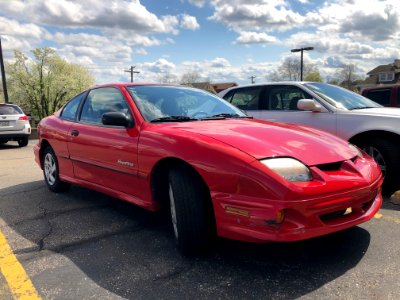 2000_Pontiac_Sunfire,_rear_left
