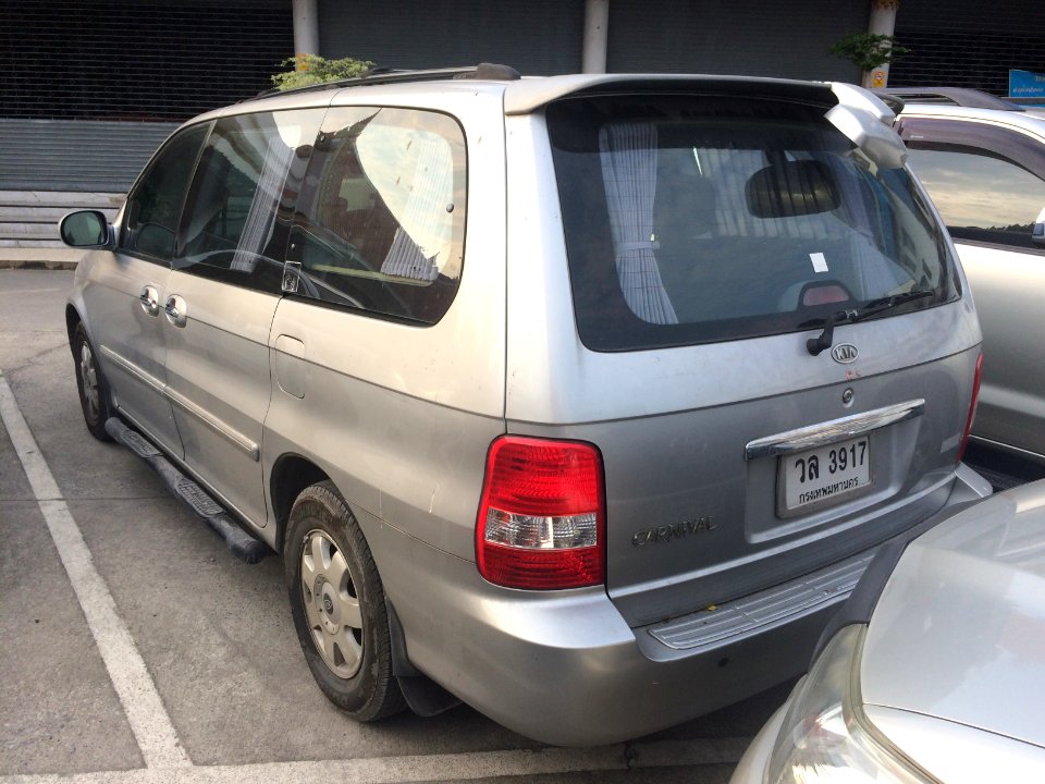 2003-2004_Kia_Carnival_CEO_V6_Minivans_(24-03-2018)_05