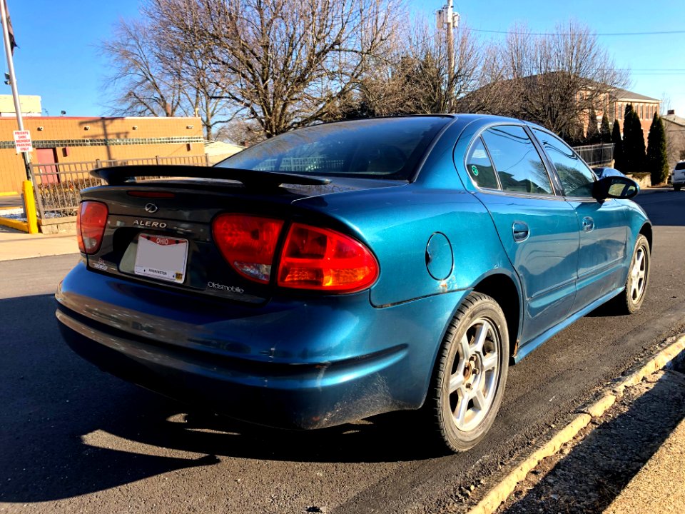 2002_Oldsmobile_Alero_(rear)