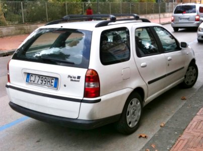 2003_Fiat_Palio_Weekend_1.9_JTD_HL_rear