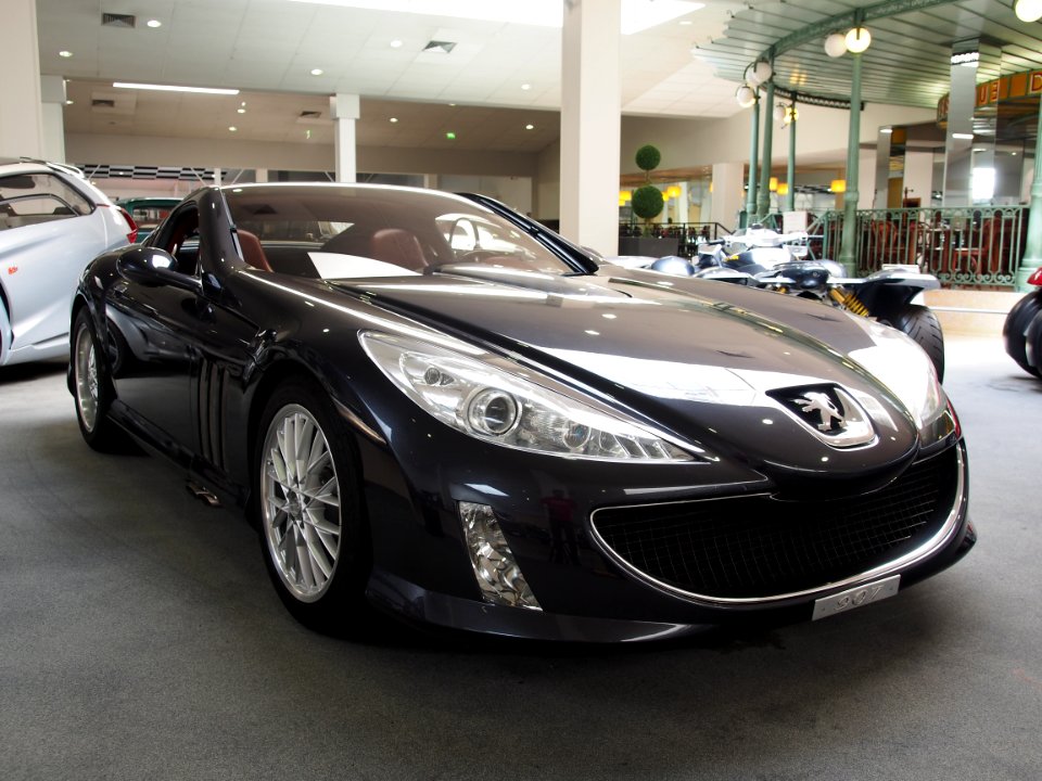 2004_Peugeot_907_photo_1