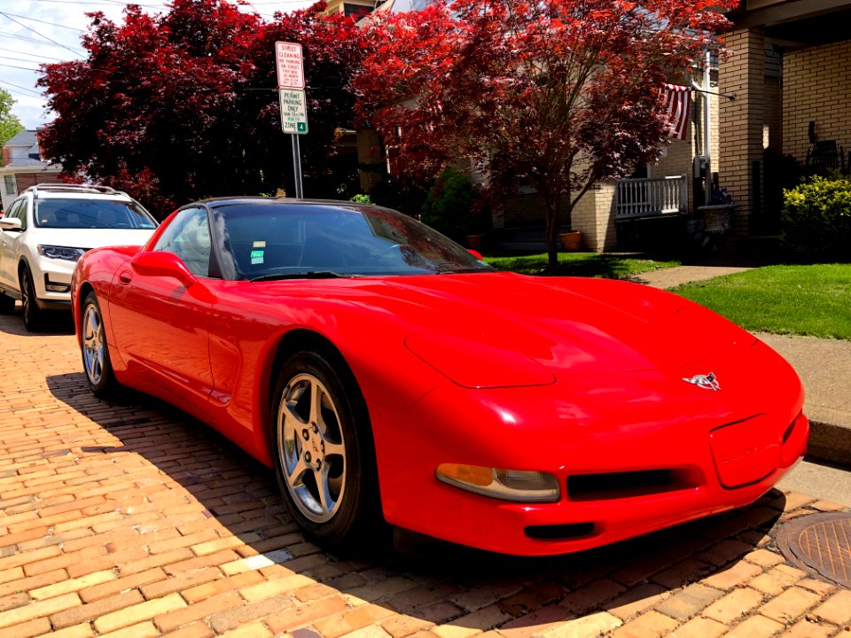 2003_Chevrolet_Corvette,_front_right,_5-15-2021