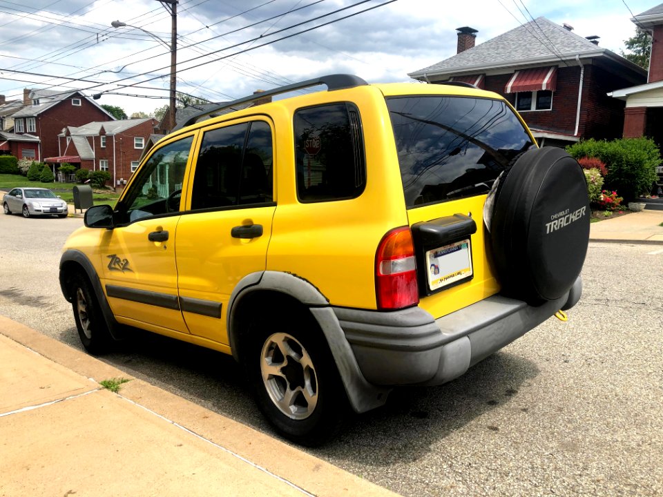 2003_Chevrolet_Tracker_ZR2,_rear_left,_5-15-2021