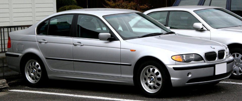 2002-2005_BMW_320i