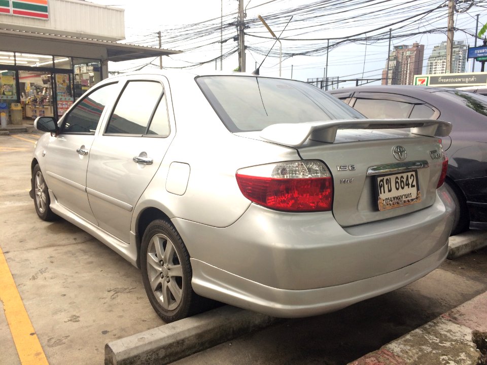 2003-2004_Toyota_Soluna_Vios_(NCP42)_1.5_S_VVT-i_Sedan_(17-04-2018)_03