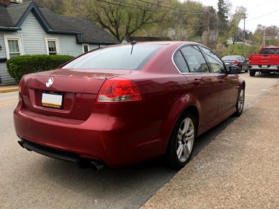 2009_Pontiac_G8,_rear_right,_4-24-2021
