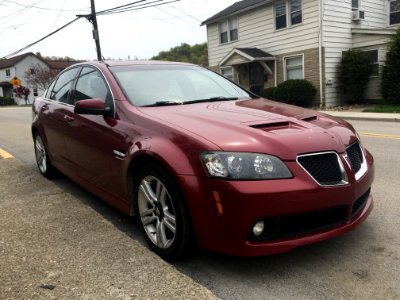2009_Pontiac_G8,_front_right,_4-24-2021