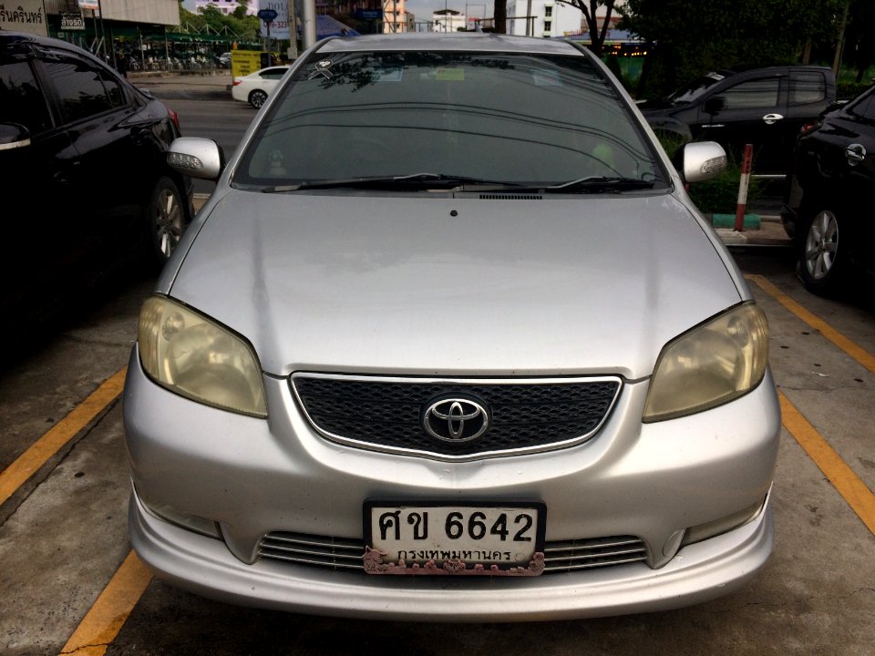 2003-2004_Toyota_Soluna_Vios_(NCP42)_1.5_S_VVT-i_Sedan_(17-04-2018)_05