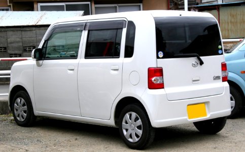 2008-2009_Daihatsu_Move_Conte_rear photo