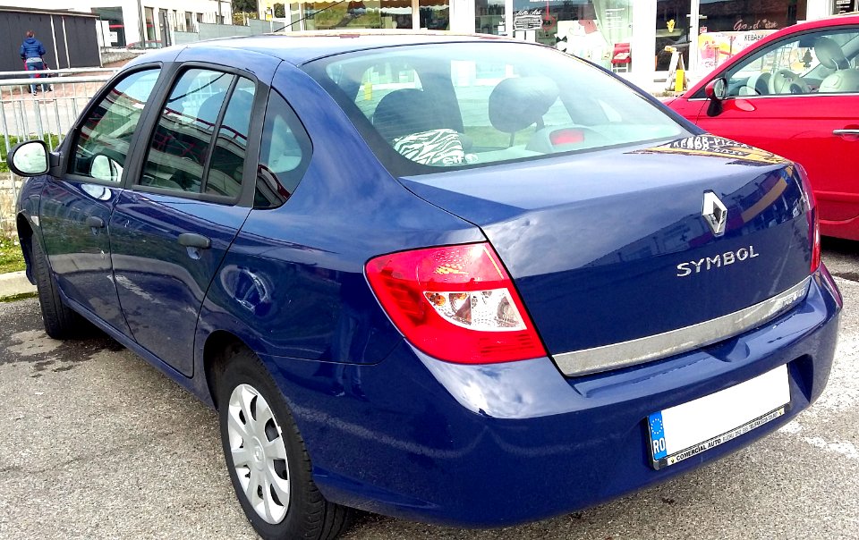 2008_Renault_Symbol_rear
