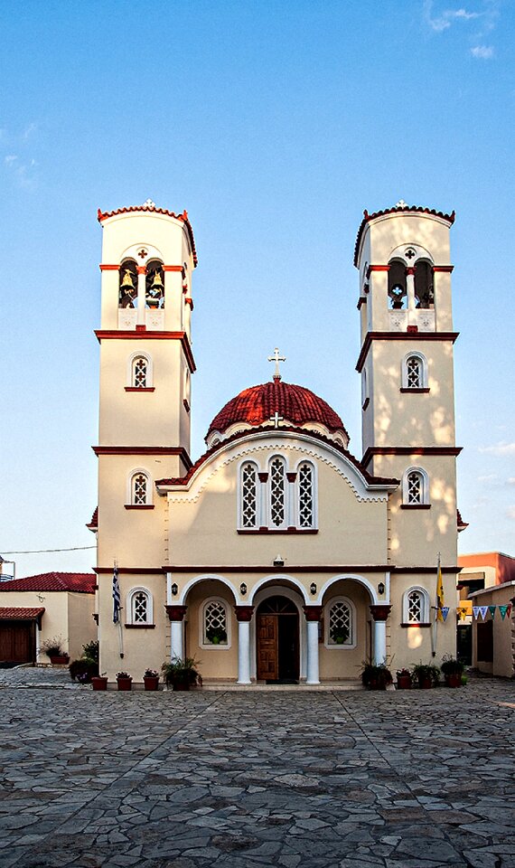 Vacations facade religion