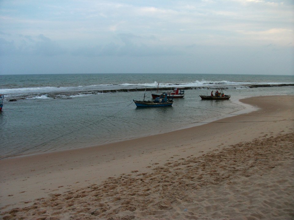 2011.11.24.182937_Fisher_boats_Arembepe_Bahia_Brazil