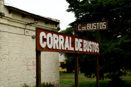 2011.10.19.090752_Train_station_Corral_de_Bustos_Argentina