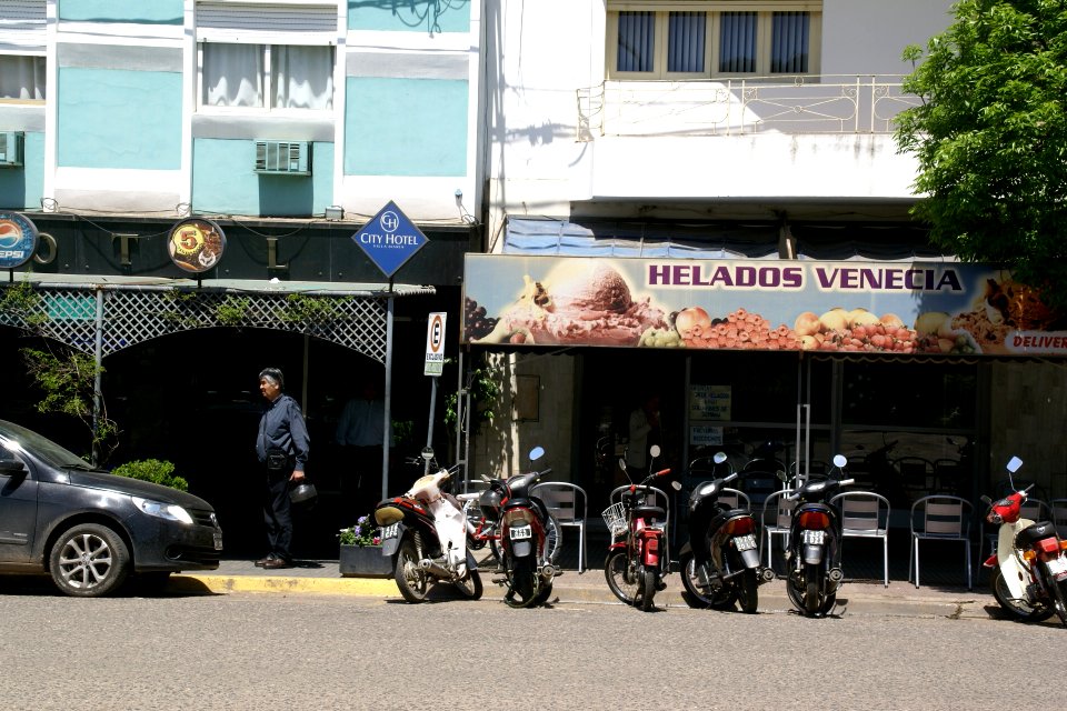 2011.10.19.134453_Avenida_Buenos_AIres_Villa_María_Argentina