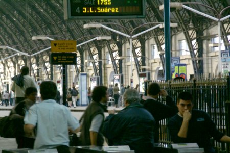 2011.10.17.174426_Andén_Estación_Mitre_Retiro_Buenos_Aires