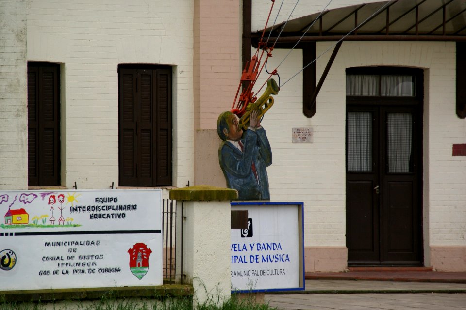 2011.10.19.090109_Escuela_música_Corral_de_Bustos_Argentina