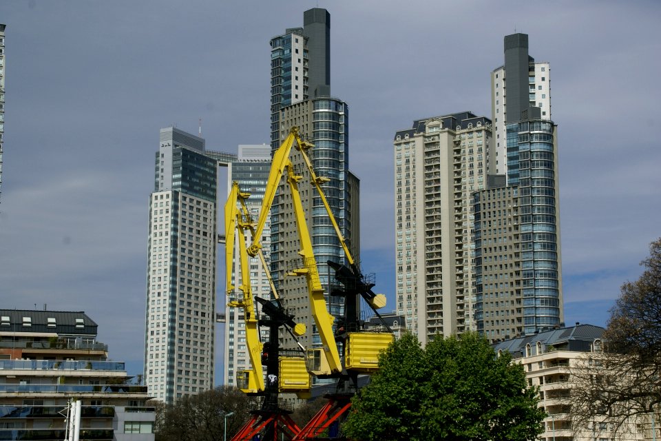 2011.10.17.151244_El_Faro_Mulieris_Puerto_Madero_Buenos_Aires