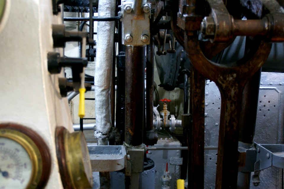 2011.10.17.153541_Engine_room_Fragata_Sarmiento_Puerto_Madero_Buenos_Aires