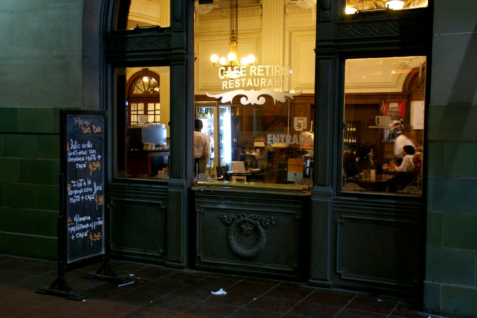 2011.10.17.175357_Restaurant_Estación_Mitre_Retiro_Buenos_Aires