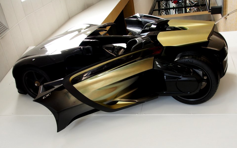 2010_Peugeot_EX1_photo_4