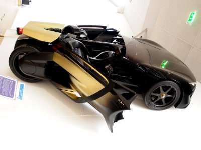 2010_Peugeot_EX1_photo_2