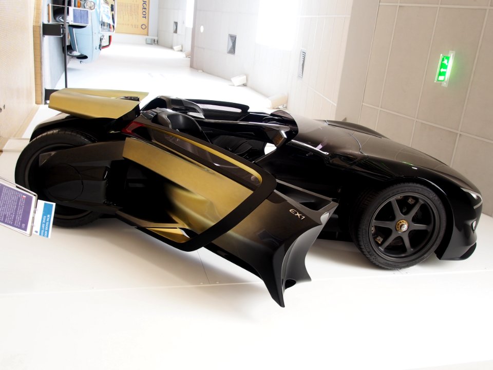 2010_Peugeot_EX1_photo_3