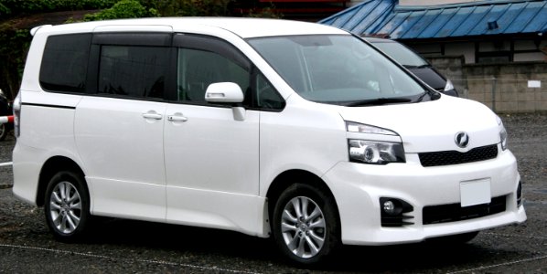 2010_Toyota_Voxy_Z(S)