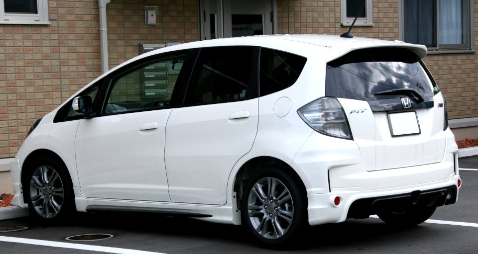 2010_Honda_Fit_RS_rear