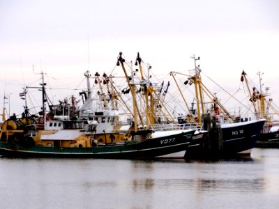 20101026_VD-77_en_NG-10_bij_Lauwersoog