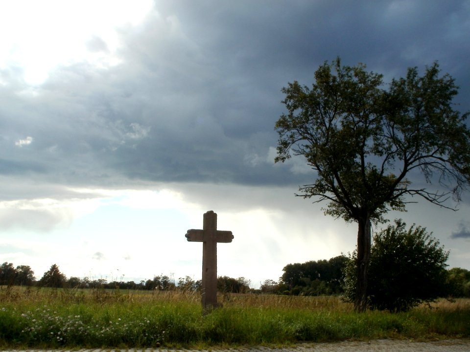 20110827Wegkreuz_Hockenheim1