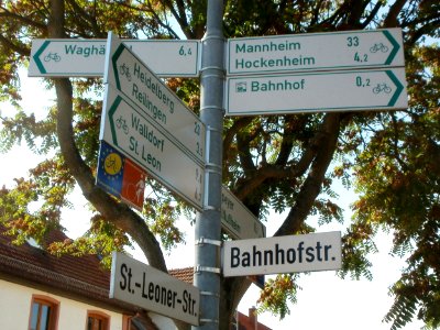 20110831Wegweiser_Neulussheim