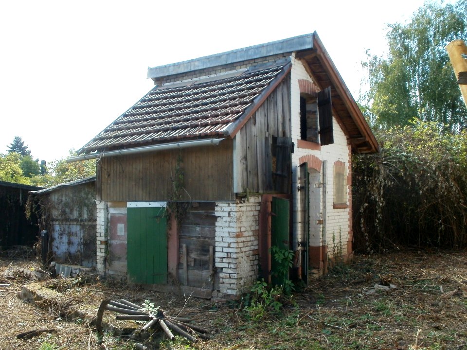 20110901Bahnwaerterhaus_Bahnbetriebswerk_Schwetzingen3